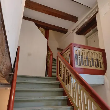 Old Town's Charming Attic Studio Apartment *